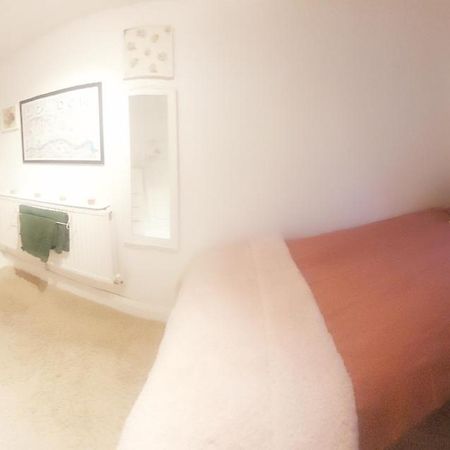 Centrel To London Single Bed Room Quiet Home With Host And Breakfast المظهر الخارجي الصورة